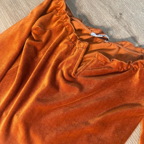 FAVLUX Orange Velvet Long Sleeve Crop Size M ❤️‍🔥 - Picture 2 of 4